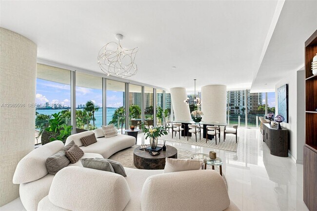 Building Photo - 300 Biscayne Blvd Way