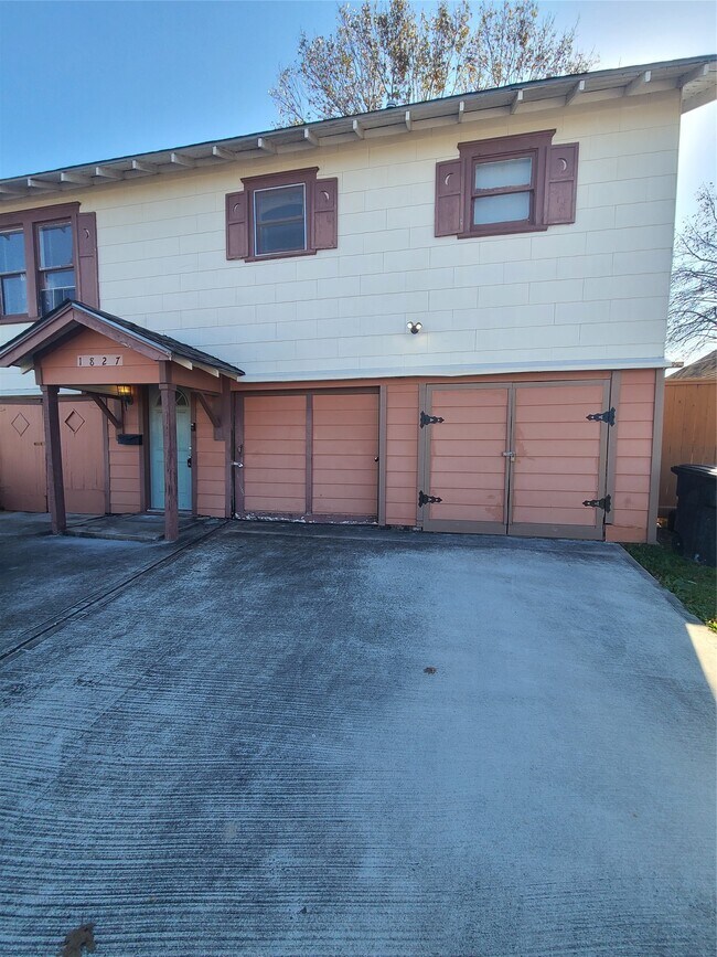 Building Photo - 1827 Fourcade St