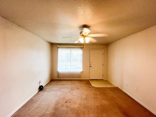 Building Photo - 312 Cedar Ridge Dr