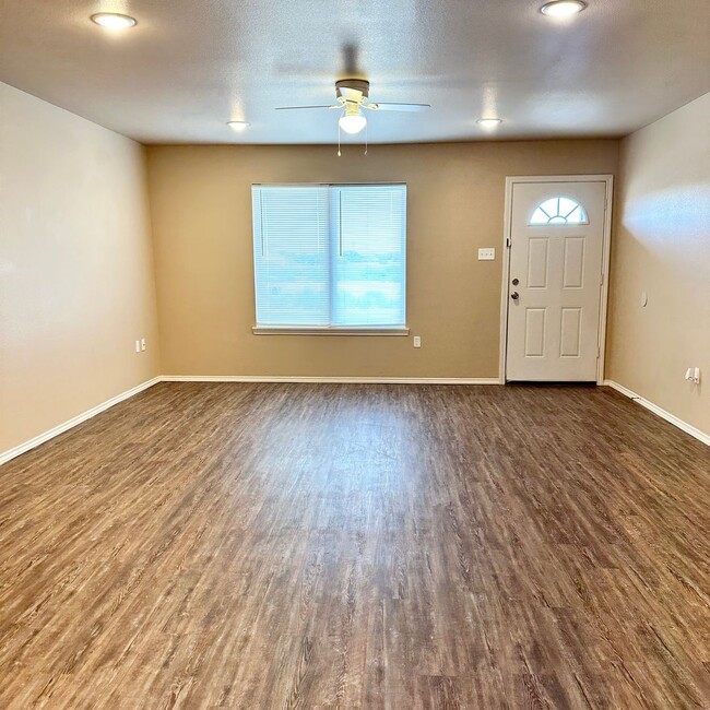 Building Photo - $99 Move In Special With 13 Month Lease!