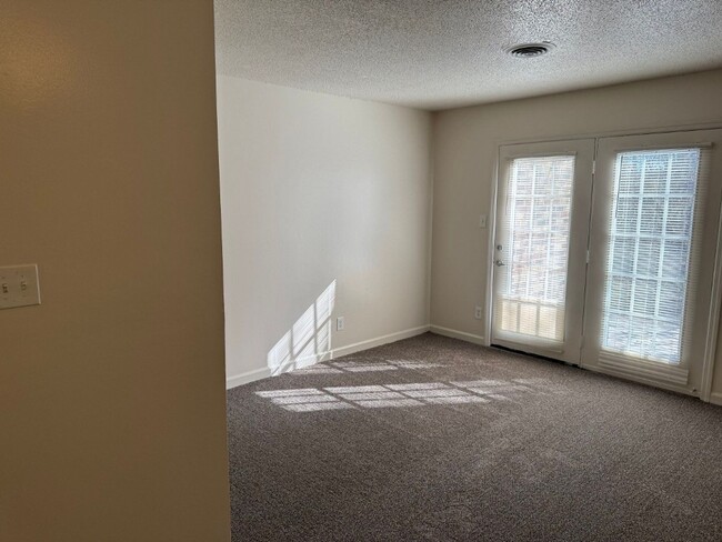 Building Photo - 9100 Parktop Ln NW