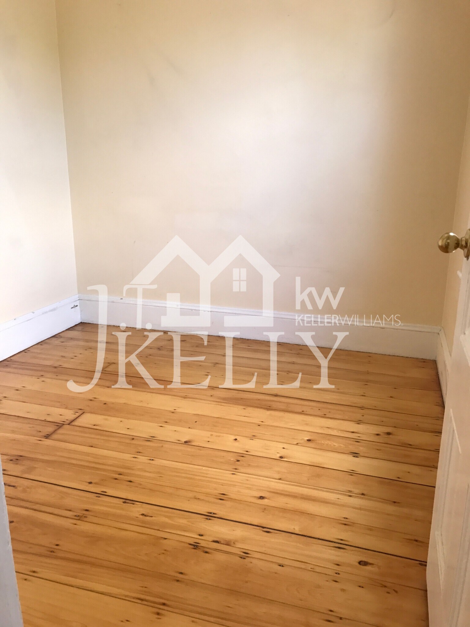 Building Photo - 192 Hillside St