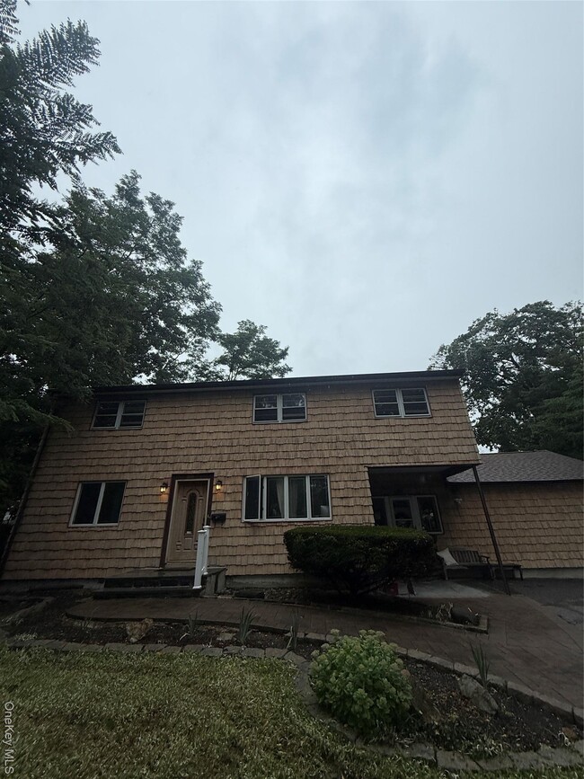 Primary Photo - 99 Searingtown Rd