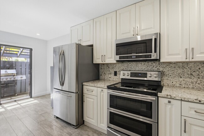 Building Photo - 1512 N 15th Terrace