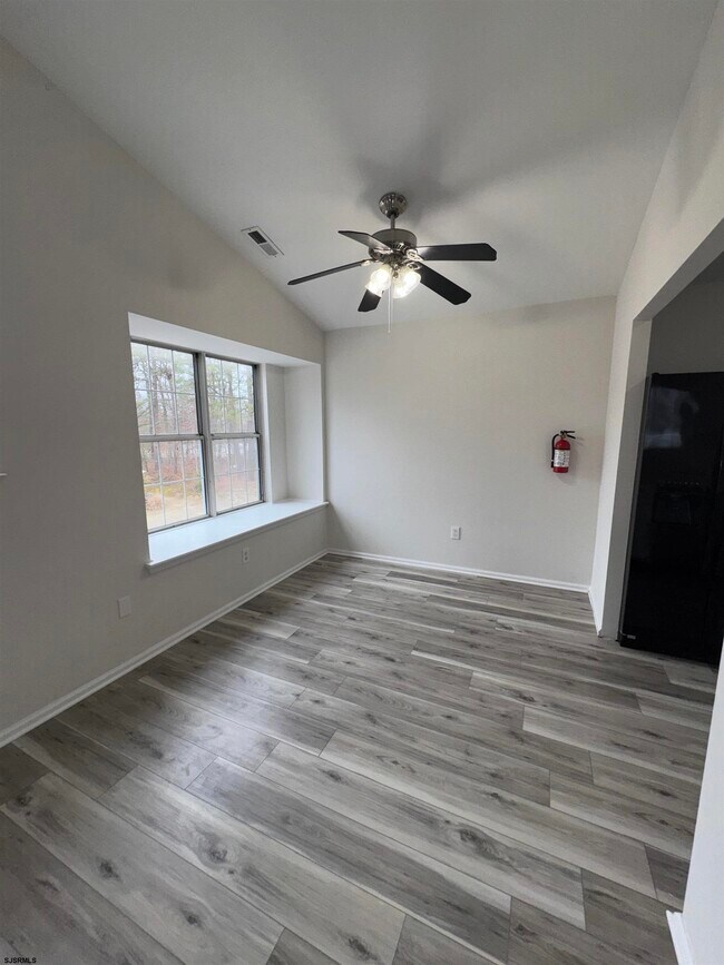 Building Photo - 4893 Bayberry Pl