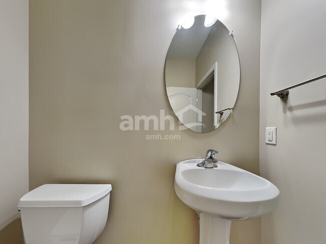 Building Photo - 26 Concordia Ct