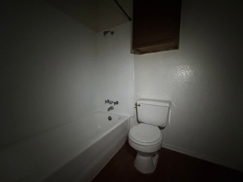 Building Photo - 715 N 20th St