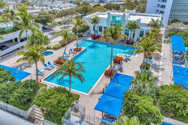 Building Photo - 300 S Australian Ave