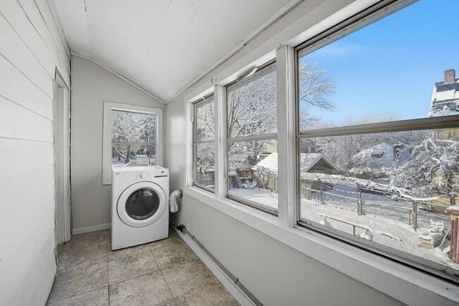 Building Photo - 115 Berkshire St