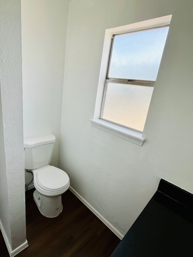 Building Photo - 5509 Oakbriar Cir