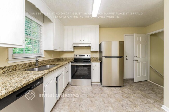 Building Photo - 452 Tower Pl