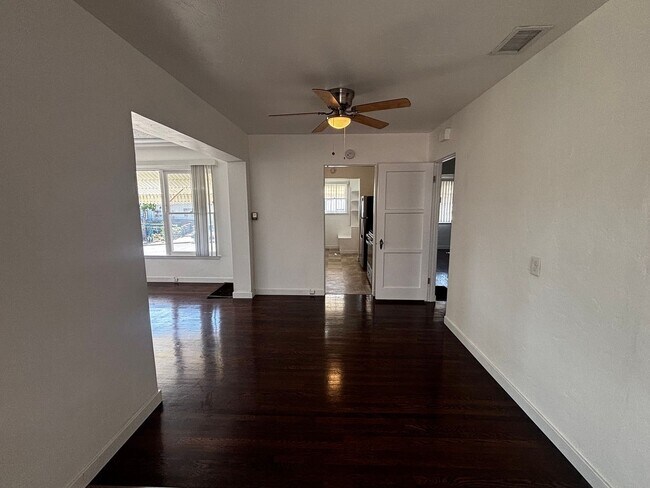 Building Photo - 3689 Moultrie Ave