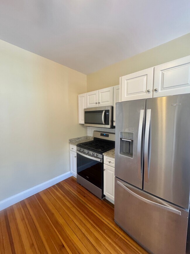 Building Photo - 86 Morrison Ave