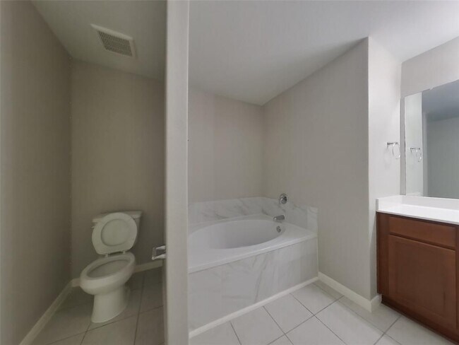 Building Photo - 652 Totem Trail Dr