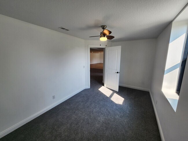 Building Photo - 6817 Timber Ct