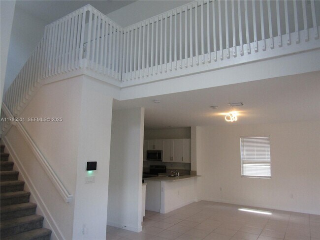 Building Photo - 1414 SE 26th Ter