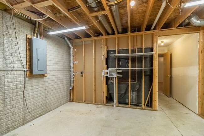 Building Photo - 7229 Whitewater Ln