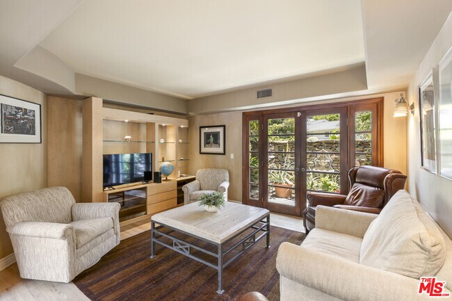 Building Photo - 3265 Mandeville Canyon Rd