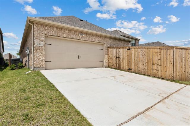 Building Photo - 1104 Milfoil Dr
