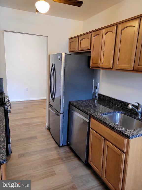 Building Photo - 5913 Mayflower Ct