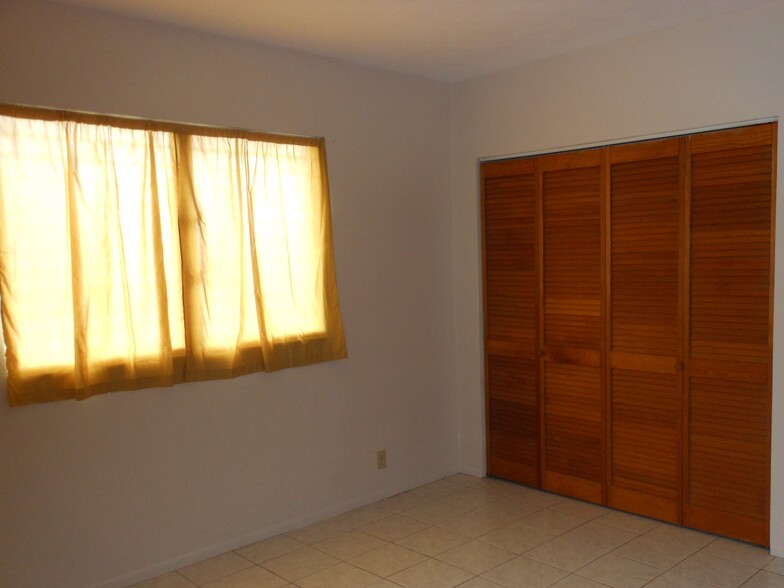 Bedroom - 702 9th Ave