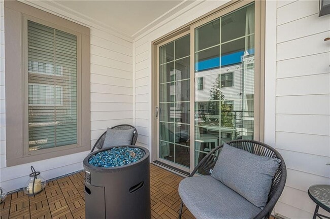 Building Photo - 515 Burton Dr