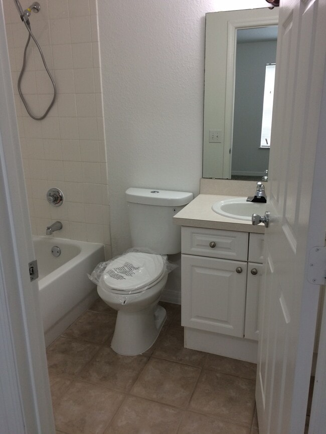 Building Photo - 4247 Plantation Cove Dr