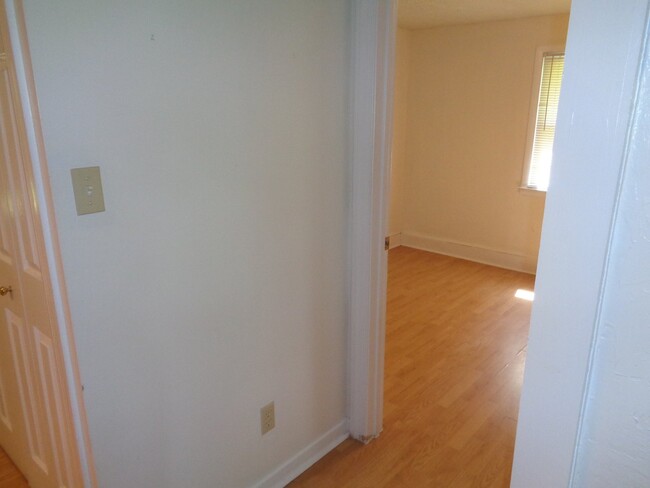 Building Photo - 254 Rogers Dr
