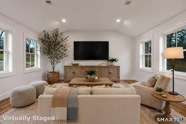 Building Photo - 52 Curtis Rd