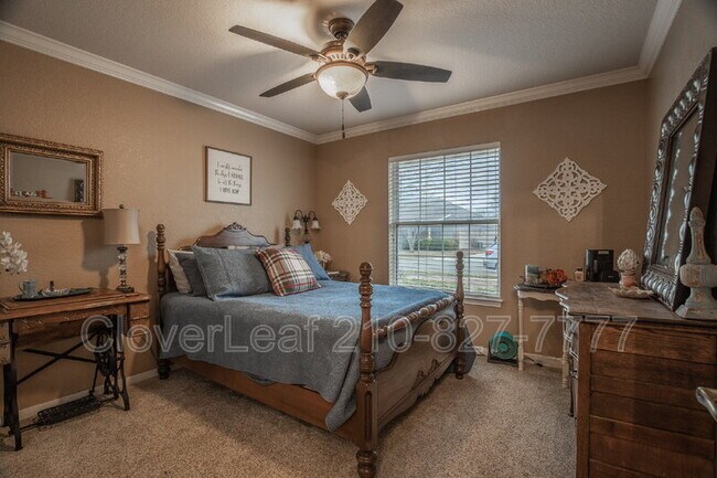 Building Photo - 1409 Azalea Ln