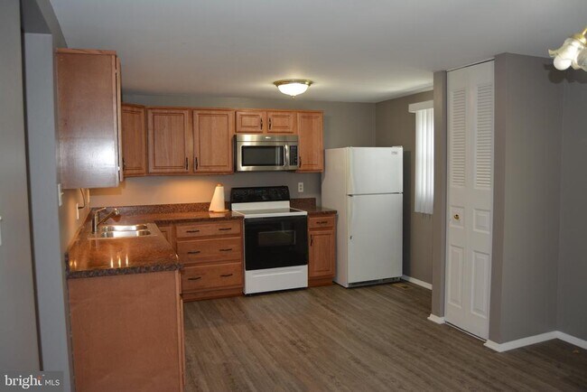 Building Photo - 12341 Bonfire Dr