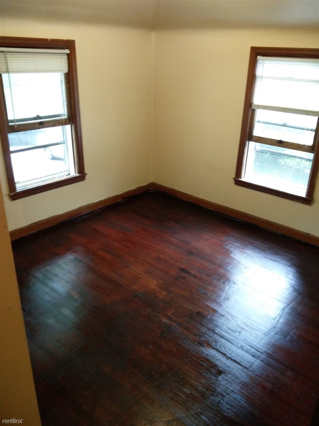 Building Photo - 2 br, 1 bath House - 3704 W Vienna Ave 370...