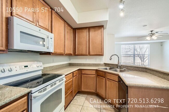 Building Photo - 10550 Paris St