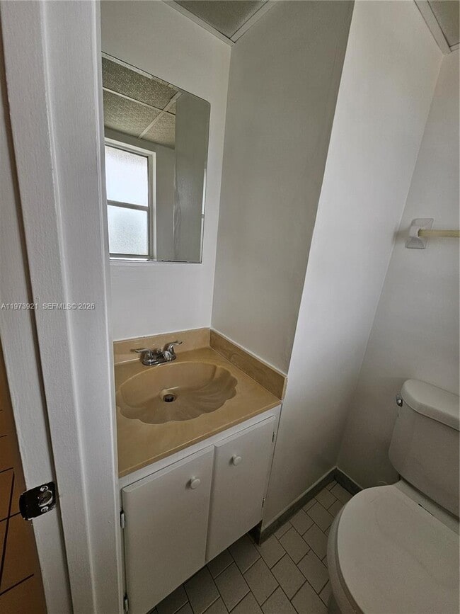 Building Photo - 7911 N Colony Cir