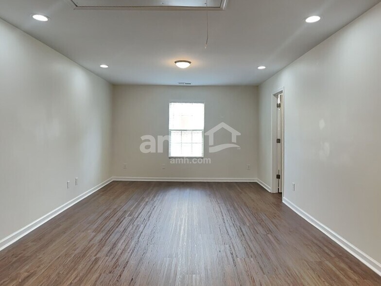 Building Photo - 7305 Ethans Way