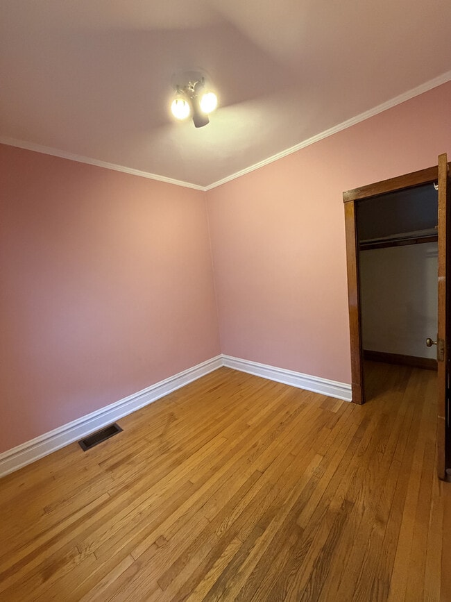 Building Photo - 2526 W Gunnison St