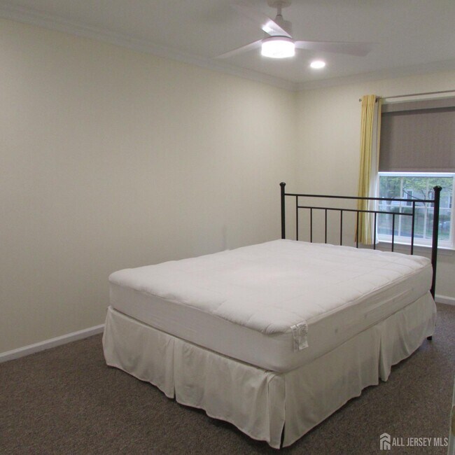 Building Photo - 29 Tall Oaks Ct