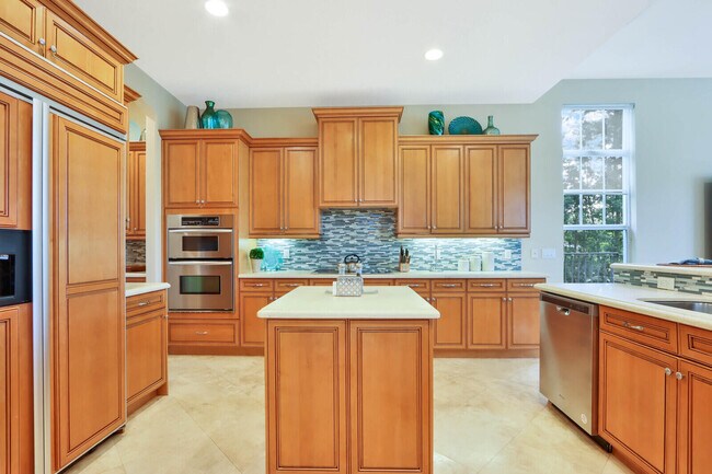 Building Photo - 124 Tulip Tree Ct