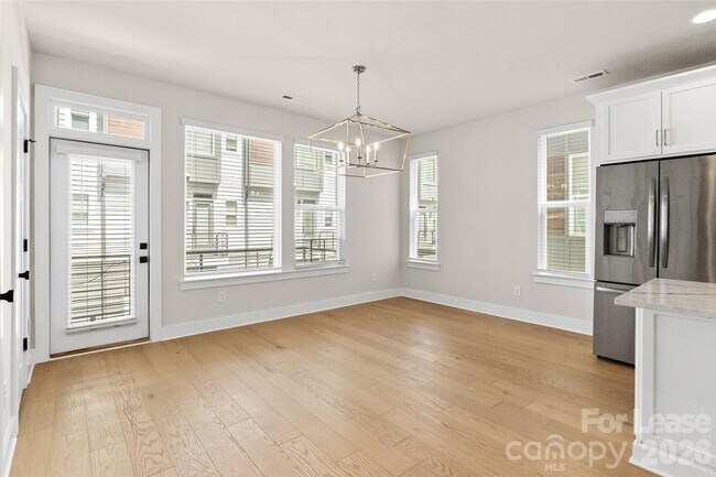 Building Photo - 6017 Irwins Br Dr