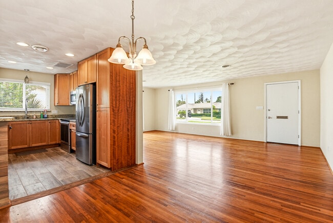 Building Photo - 124 Atwood Ln