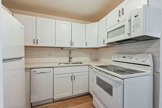 Building Photo - 909 S Pearl St