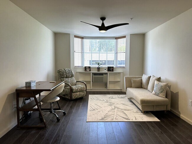Primary Photo - The Cove Waikiki - 2BR/2BA/2PK (Pet Negoti...