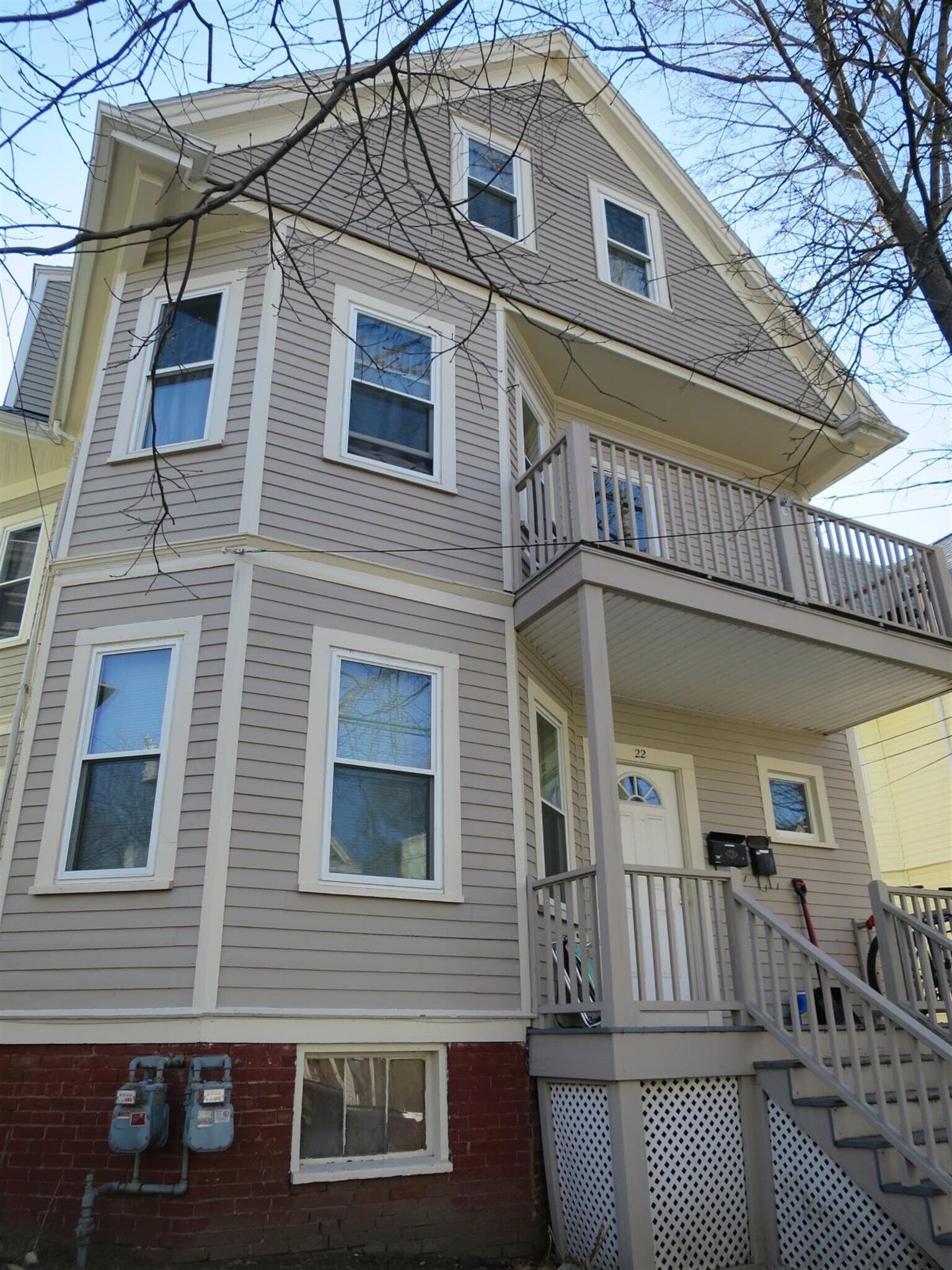 Building Photo - 22 Spencer Ave