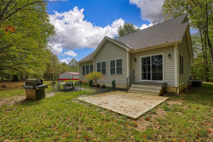 Building Photo - 275 Hyatts Rd