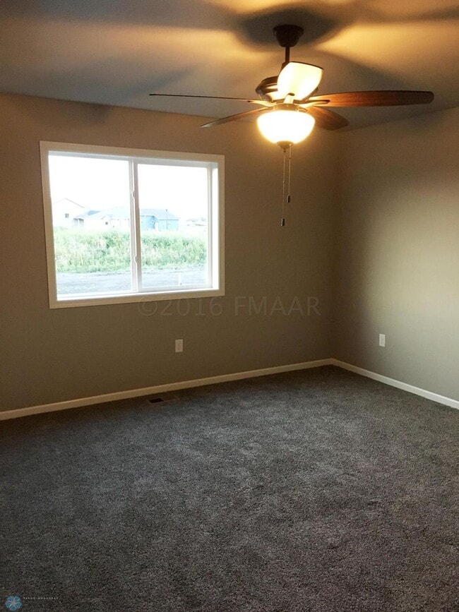 Building Photo - Spacious & Modern 4 Bed 3 Bath Home in Far...