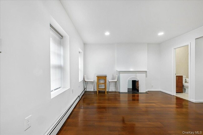 Building Photo - 53 Linden St