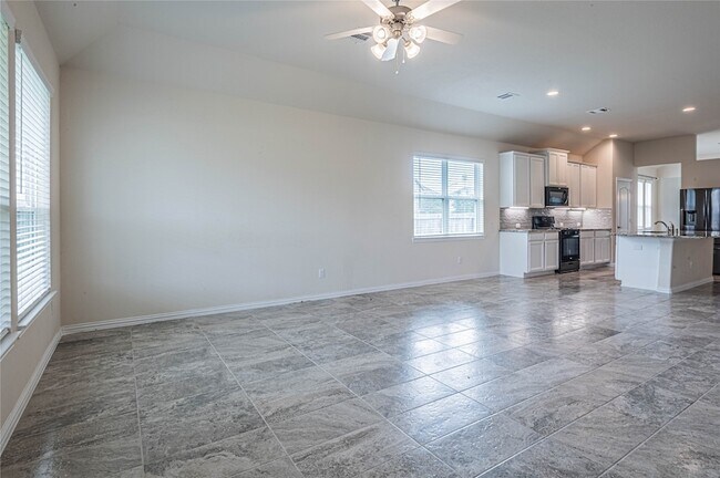 Building Photo - 21263 Lucknow Ln