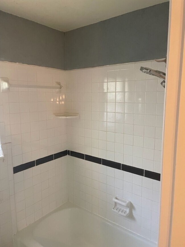 Building Photo - Remodeled Anderson Island Home