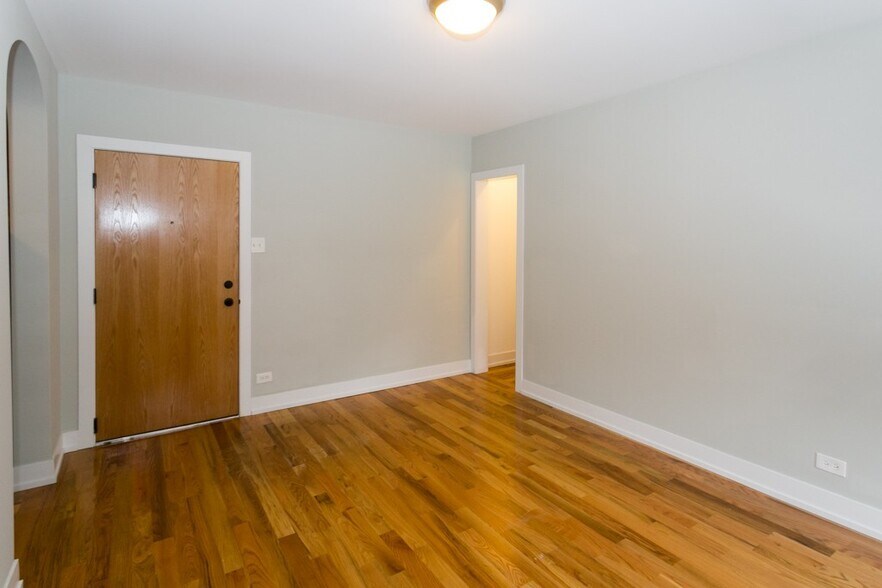 Building Photo - 553 W Arlington Pl