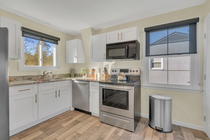 Building Photo - 3365 Hospital Ln